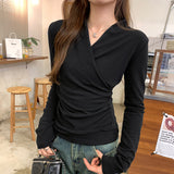 2026 Early Spring Hottie V-Neck White Inside The Repairing Bottom Shirt Women Autumn And Winter Ocean Design Feel Super Good-Looking T-Shirt