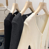 2026 Early Spring French Pure Lust Wind V-Neck Knitted Shirt Girl New Soft-Castic Elastic Repair Inside The Bottom Blouse