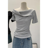 2026 Early Spring Temperament Hottie Twisty Design Slanted Shoulder Short-Sleeved T-Shirt Commuting Summer New Pure Desire